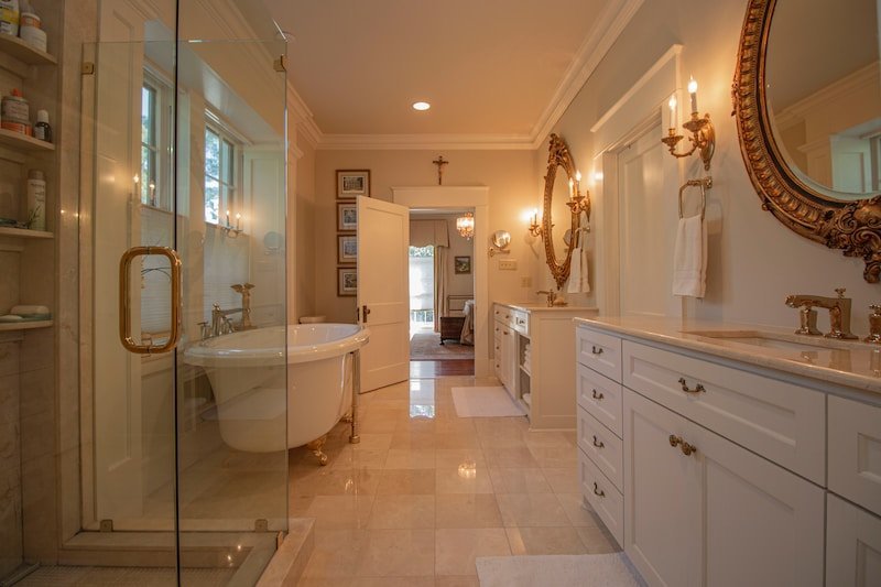 Reimagine Your Space: Innovative Bathroom Remodeling near Katonah, NY 1 Luxury in a Cozy Space: Small Bathroom Remodel in Katonah