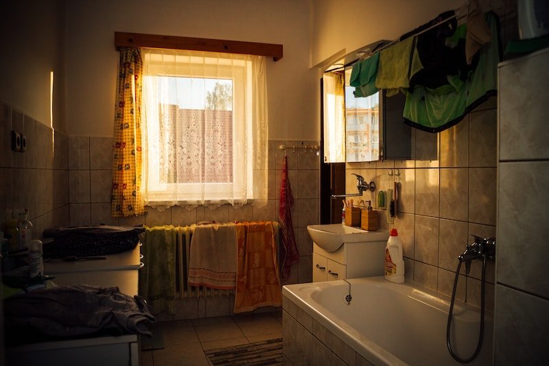 The Transformation of an Old Bathroom into a Modern Space
